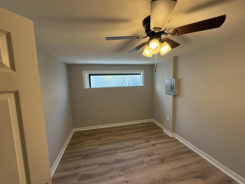 507 S Gray Ave - Photo 2 of 5