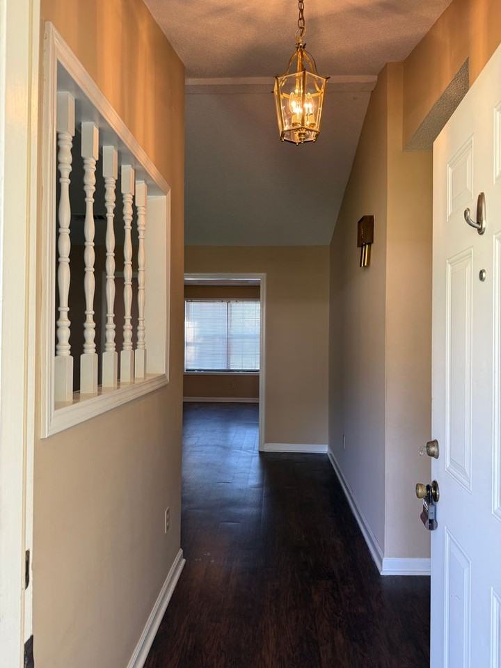 156 Lakeside Dr - Photo 3 of 28