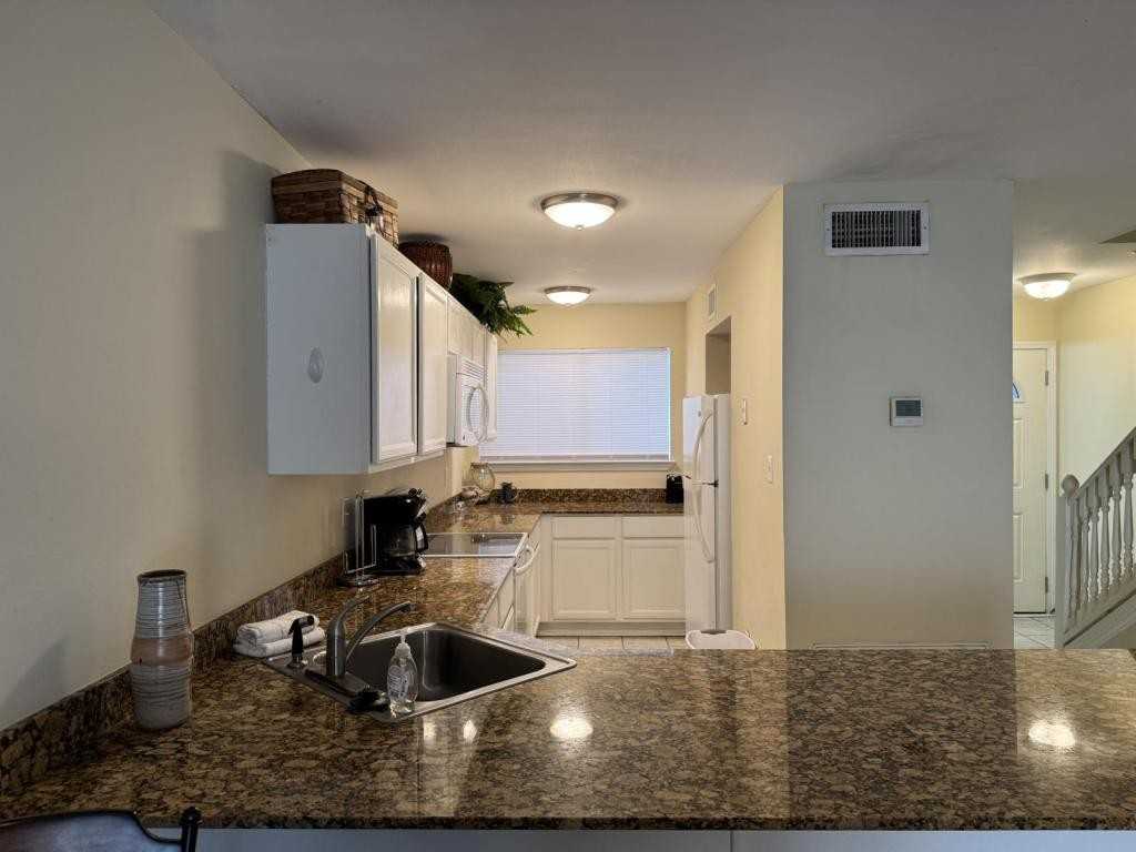 1644 Beach Boulevard - Photo 5 of 20