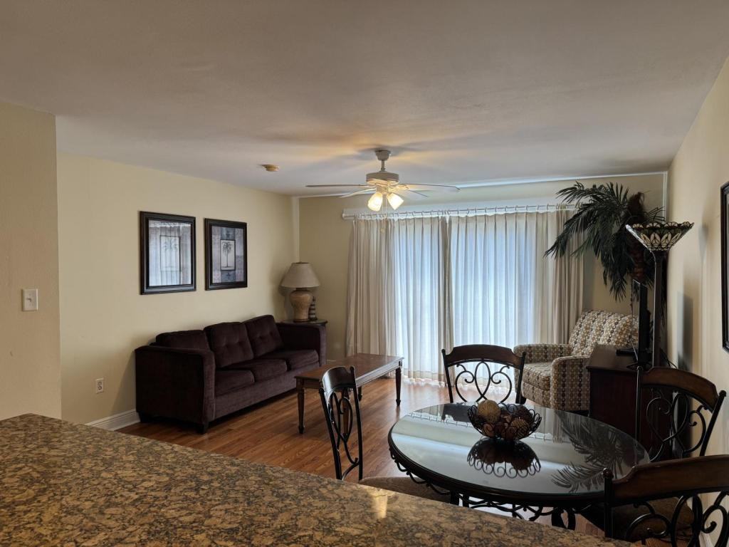 1644 Beach Boulevard - Photo 7 of 20