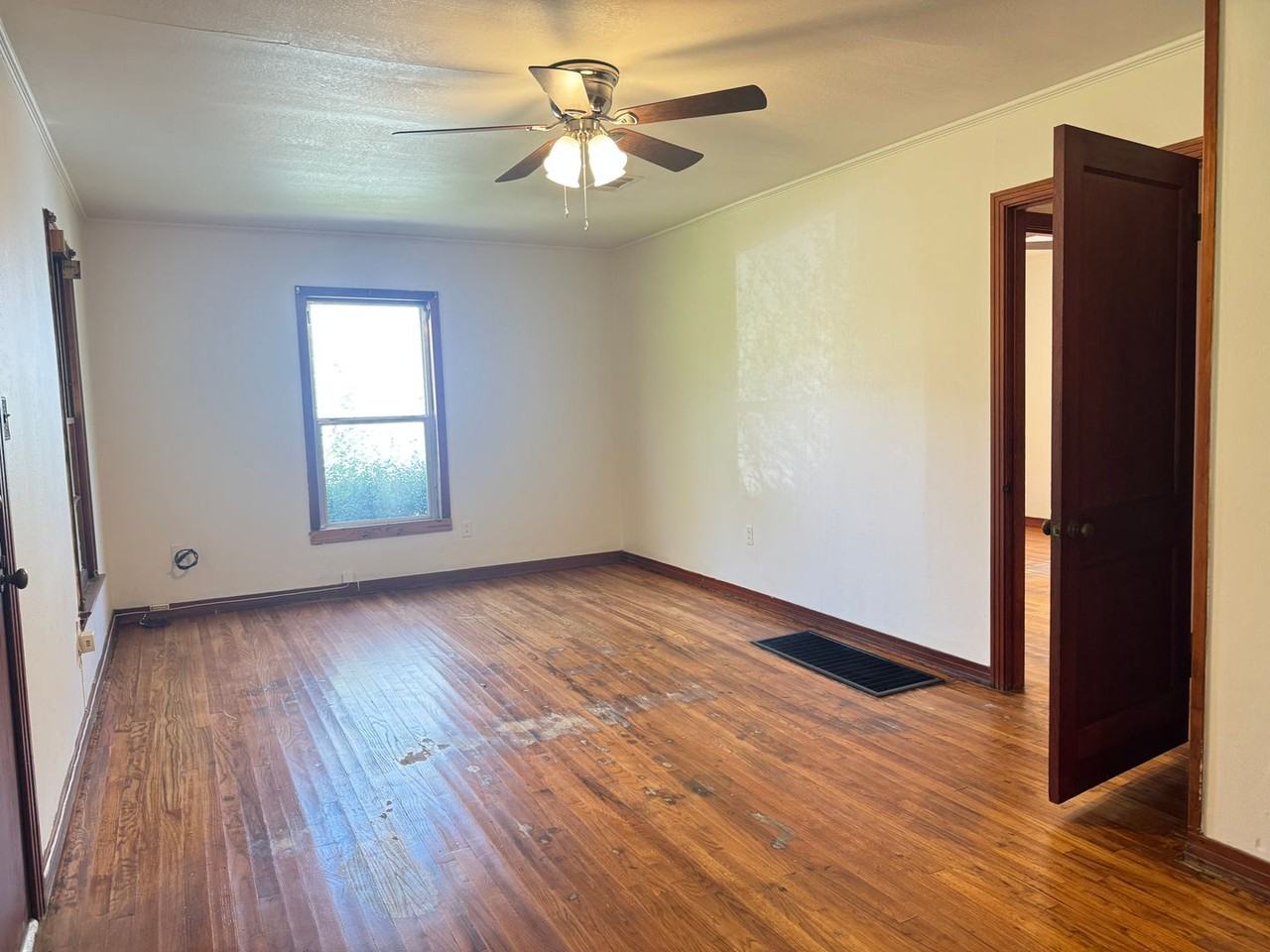 122 Jackson Street - Photo 3 of 25