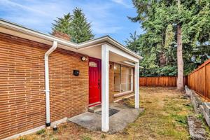 featured image of 3602 Ne 75th St