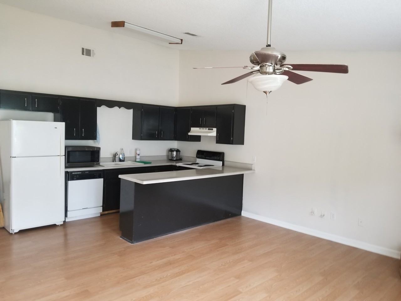 3986 Breezee Ct - Photo 7 of 30