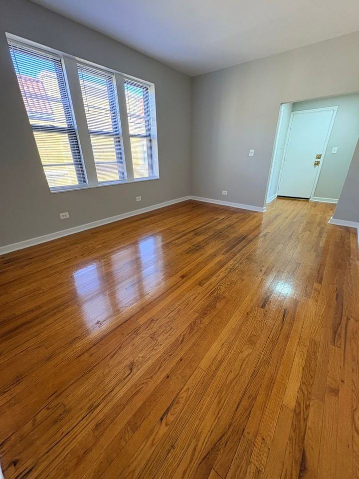 Washington West - Photo 6 of 25