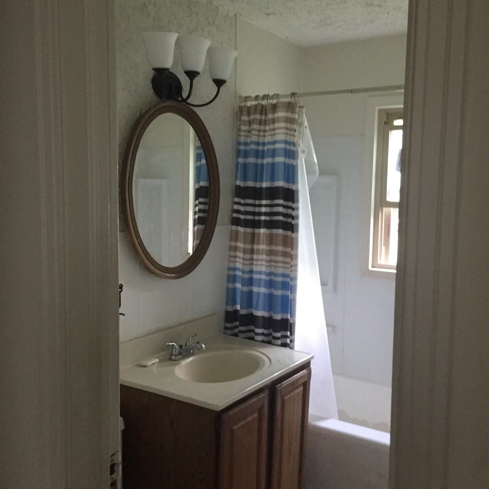 4206 Glenwood Drive - Photo 2 of 8