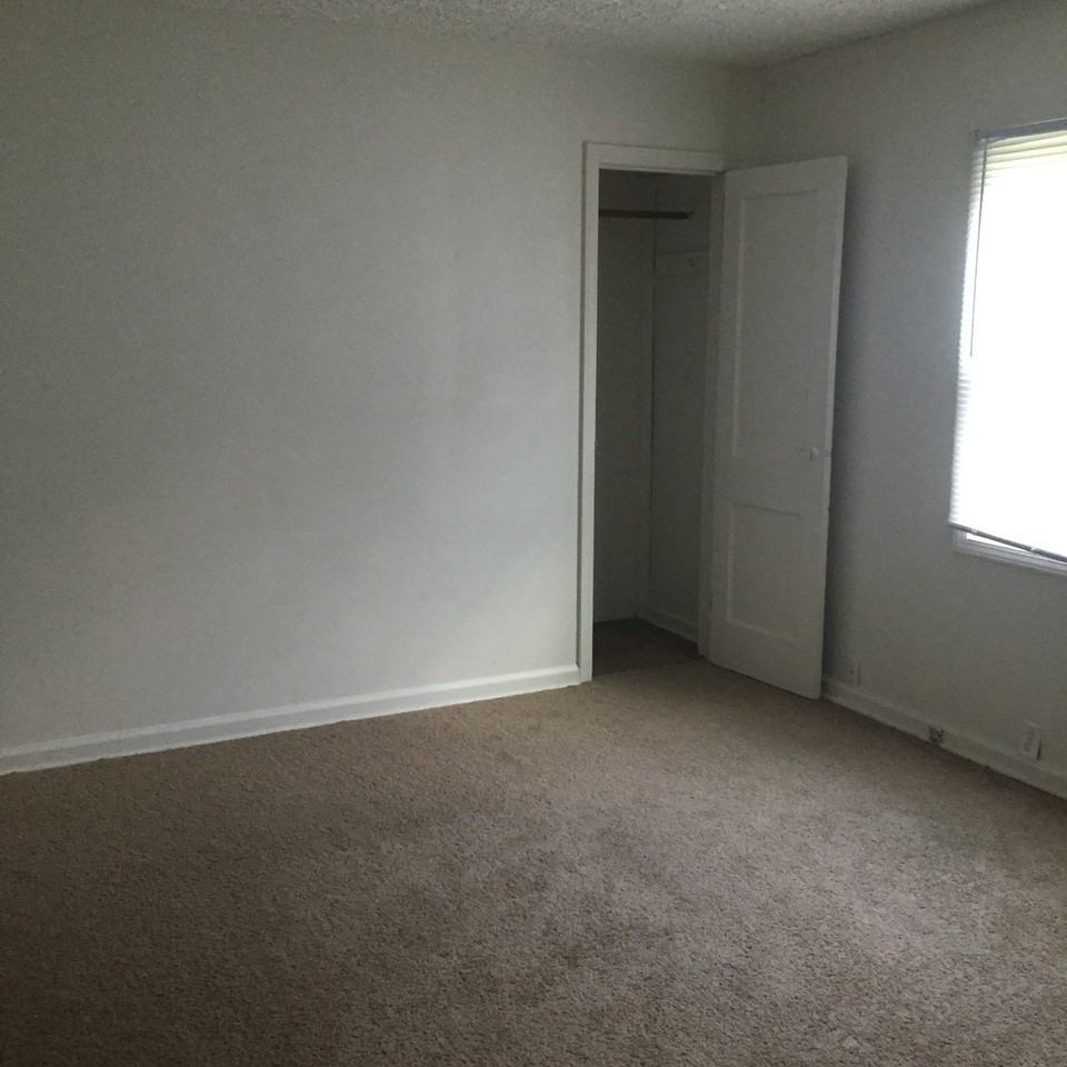 4206 Glenwood Drive - Photo 3 of 8