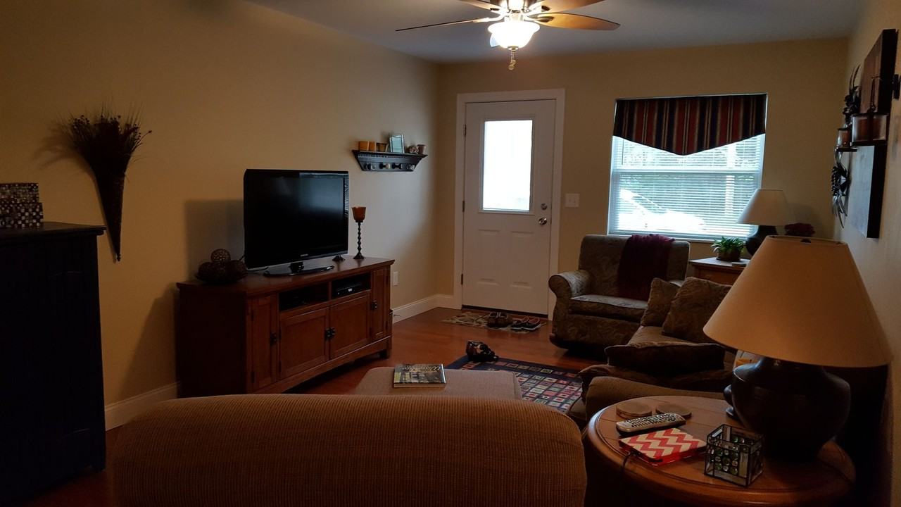711 23rd St N - Photo 2 of 6