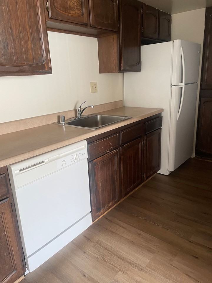 2040 Victor Avenue - Photo 5 of 13