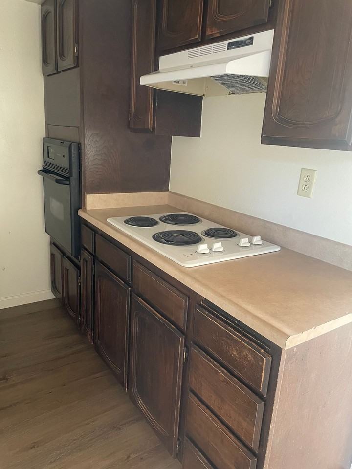 2040 Victor Avenue - Photo 6 of 13