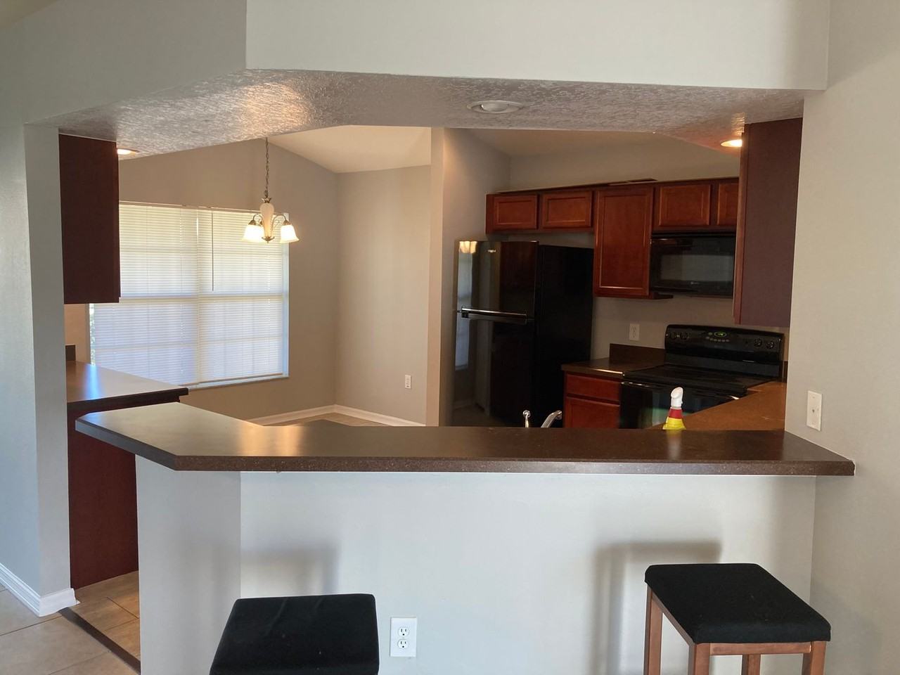 447 Knightsbridge Cir - Photo 2 of 13