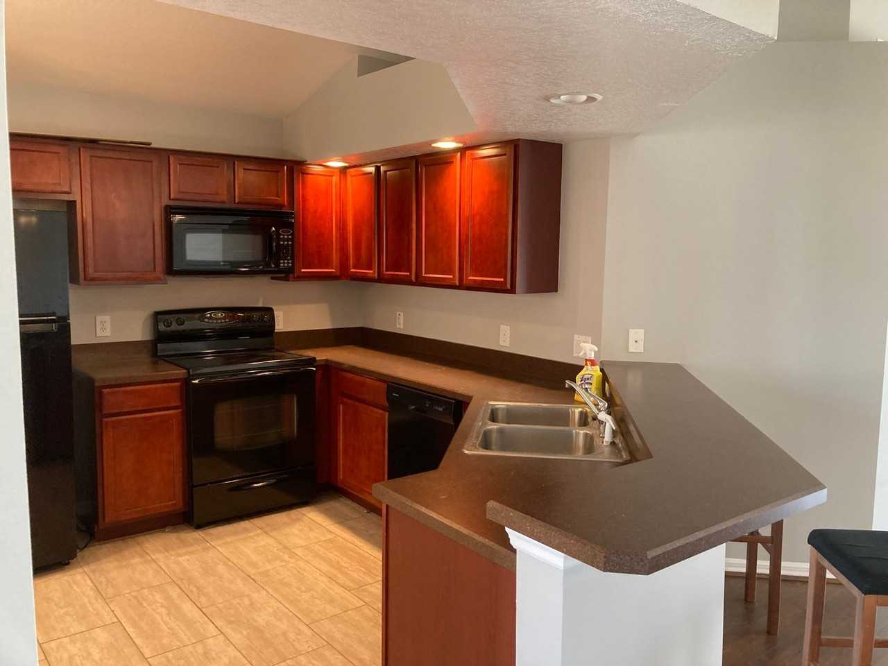 447 Knightsbridge Cir - Photo 4 of 13