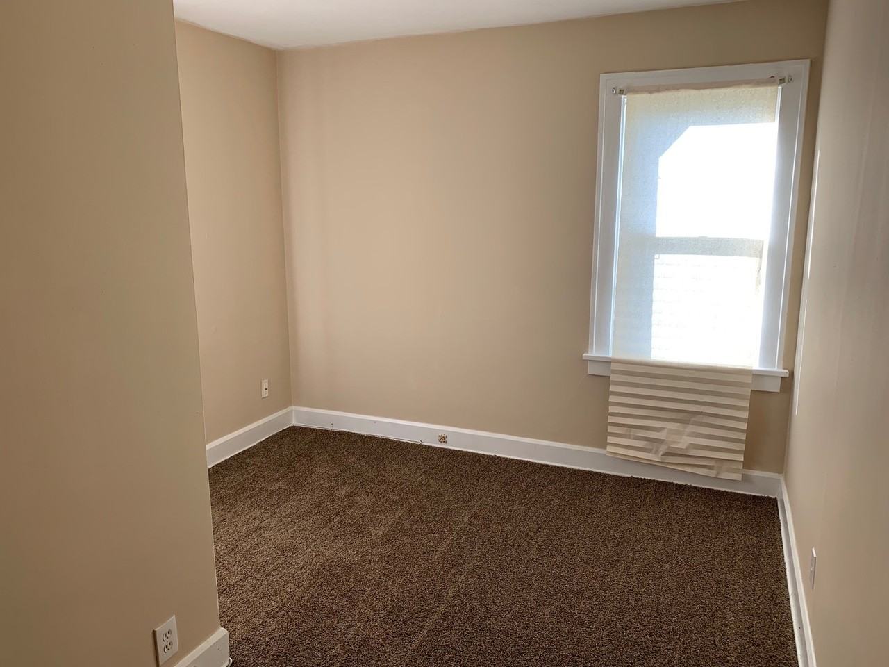 15419 Woodbrook Ave - Photo 6 of 12