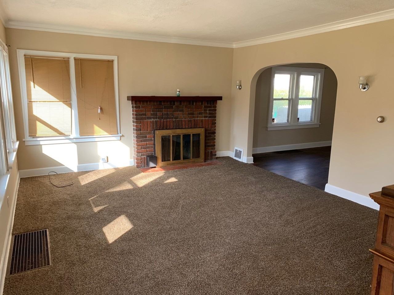 15419 Woodbrook Ave - Photo 7 of 12