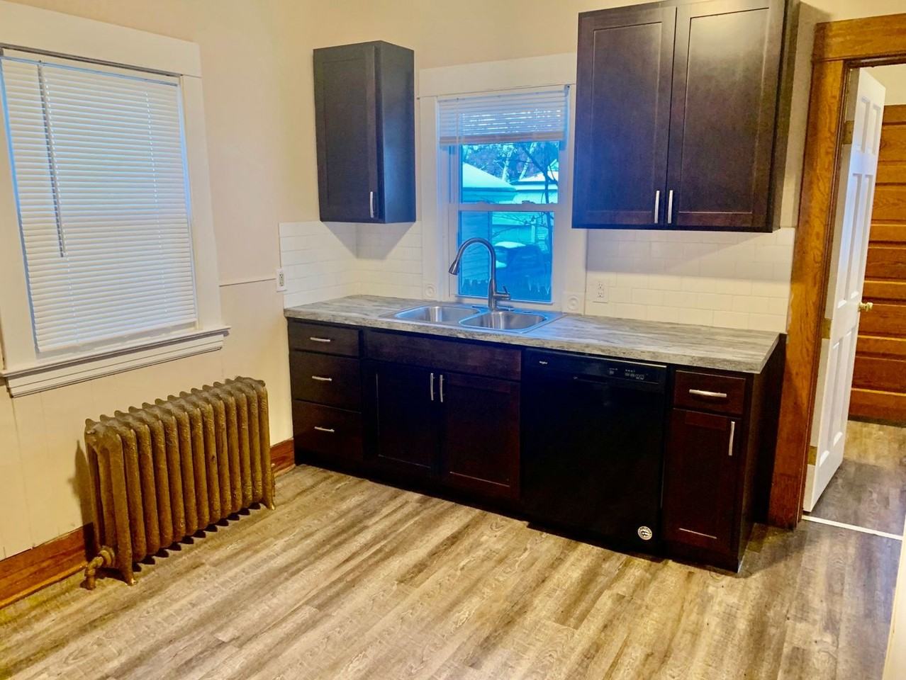 151 Sweet St Ne - Photo 3 of 11