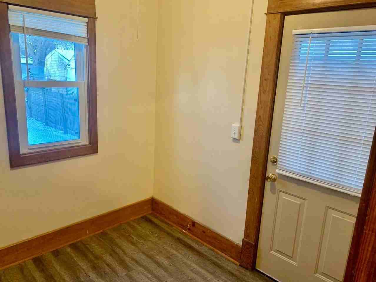 151 Sweet St Ne - Photo 5 of 11