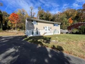 Suburban 739-741 - Photo 1 of 1