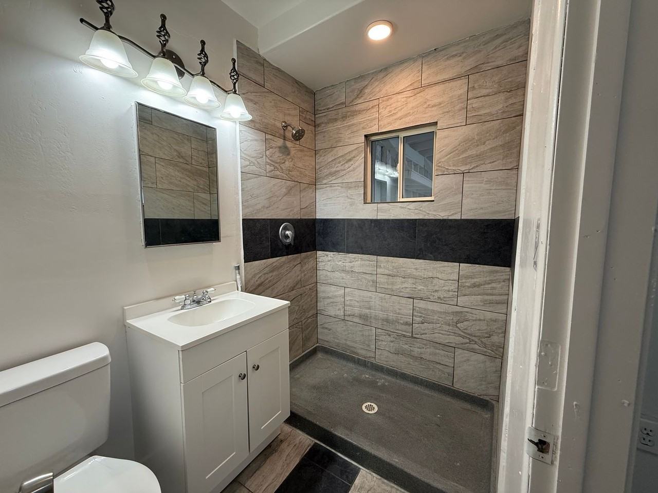 A612 - Photo 5 of 19