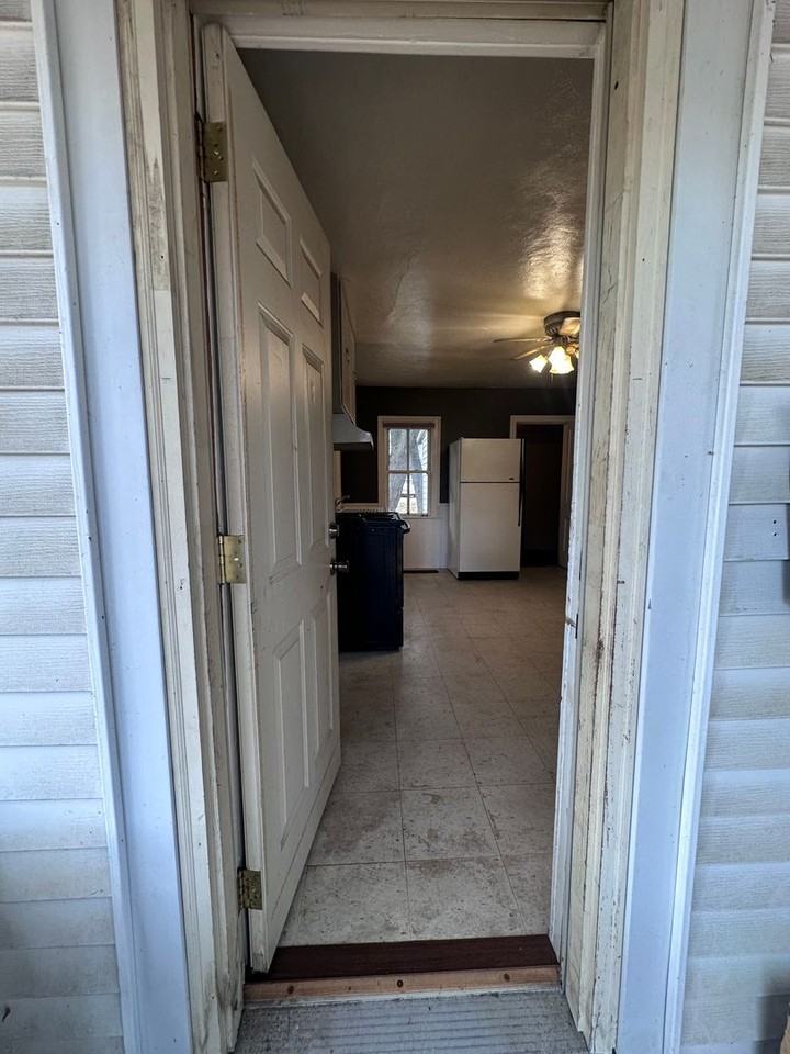 120 N 4th Ave - Photo 6 of 38