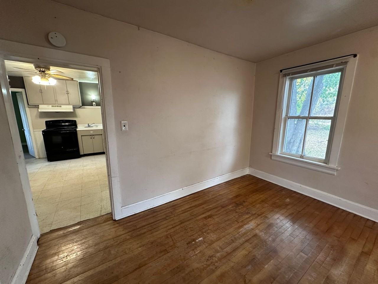 120 N 4th Ave - Photo 7 of 38