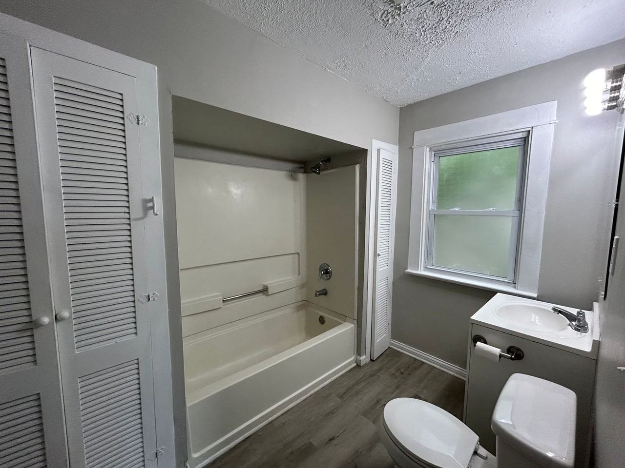 279 South Findlay Street - Photo 7 of 11