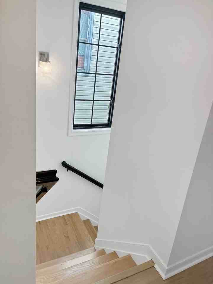 1214 Bainbridge St - Photo 6 of 14