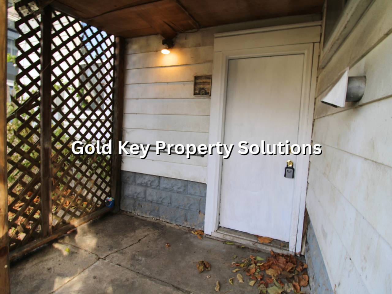 815 N Elm St - Photo 6 of 20