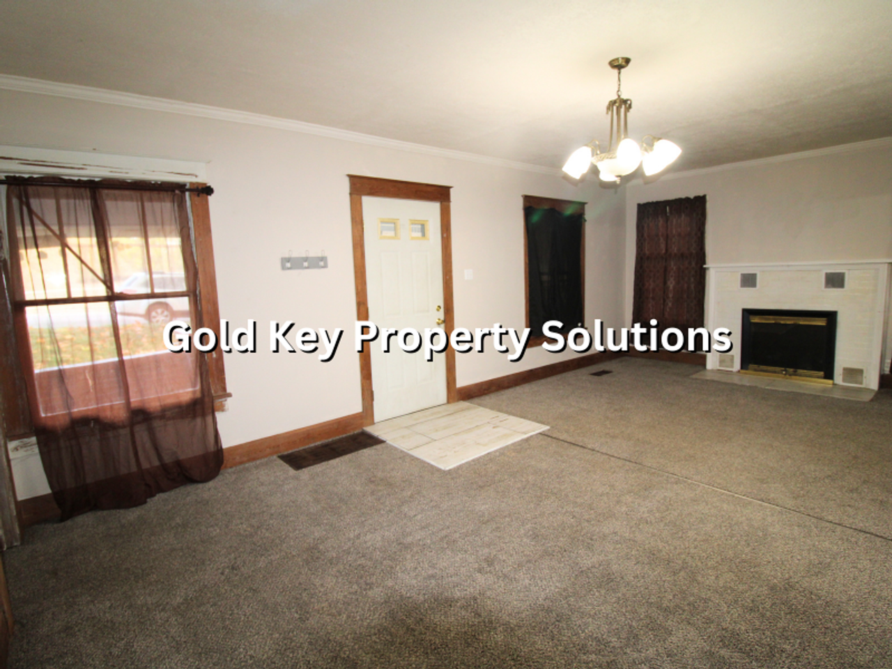 815 N Elm St - Photo 7 of 20