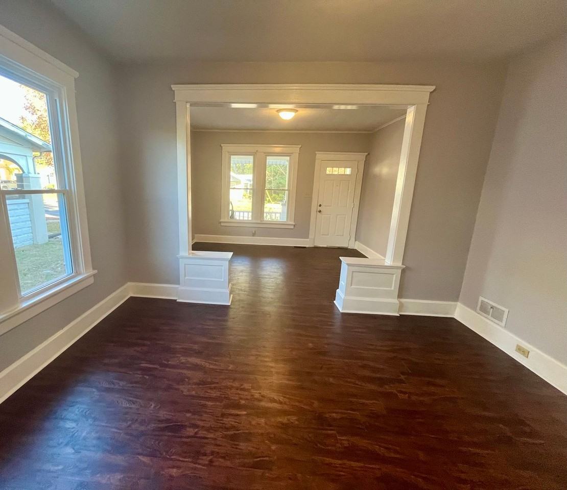 2314 State St - Photo 4 of 10