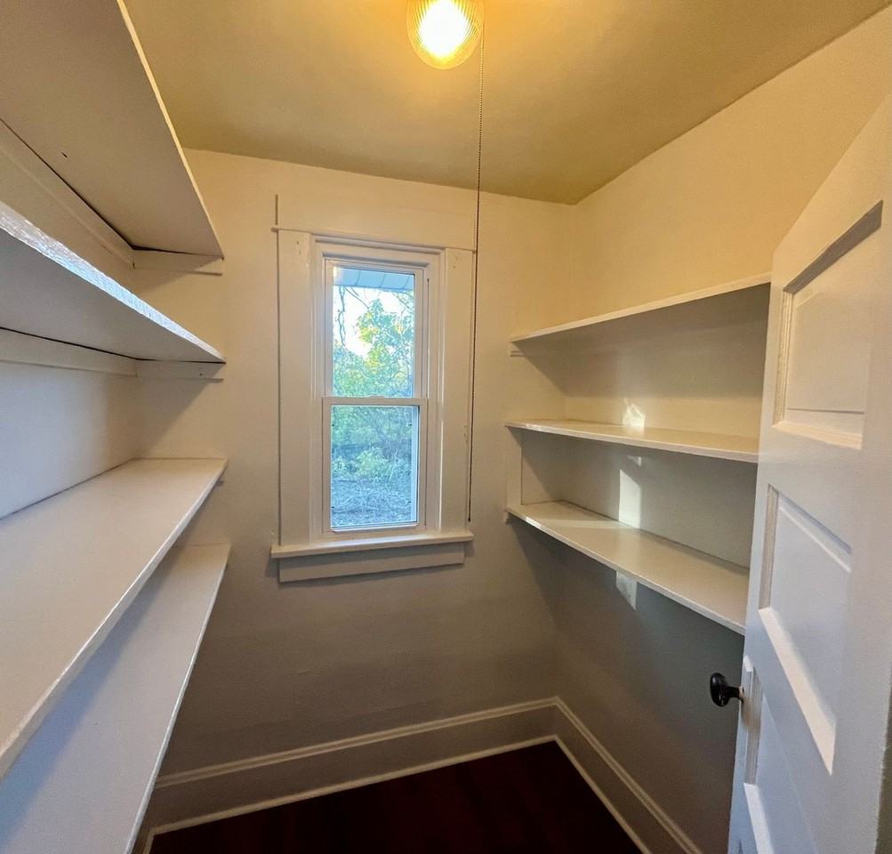 2314 State St - Photo 6 of 10