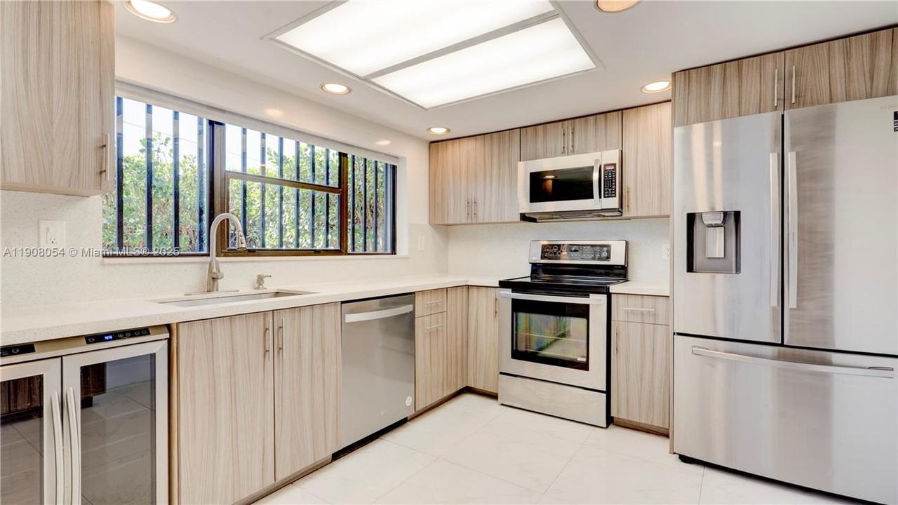 6460 Nw 2nd St - Photo 5 of 30