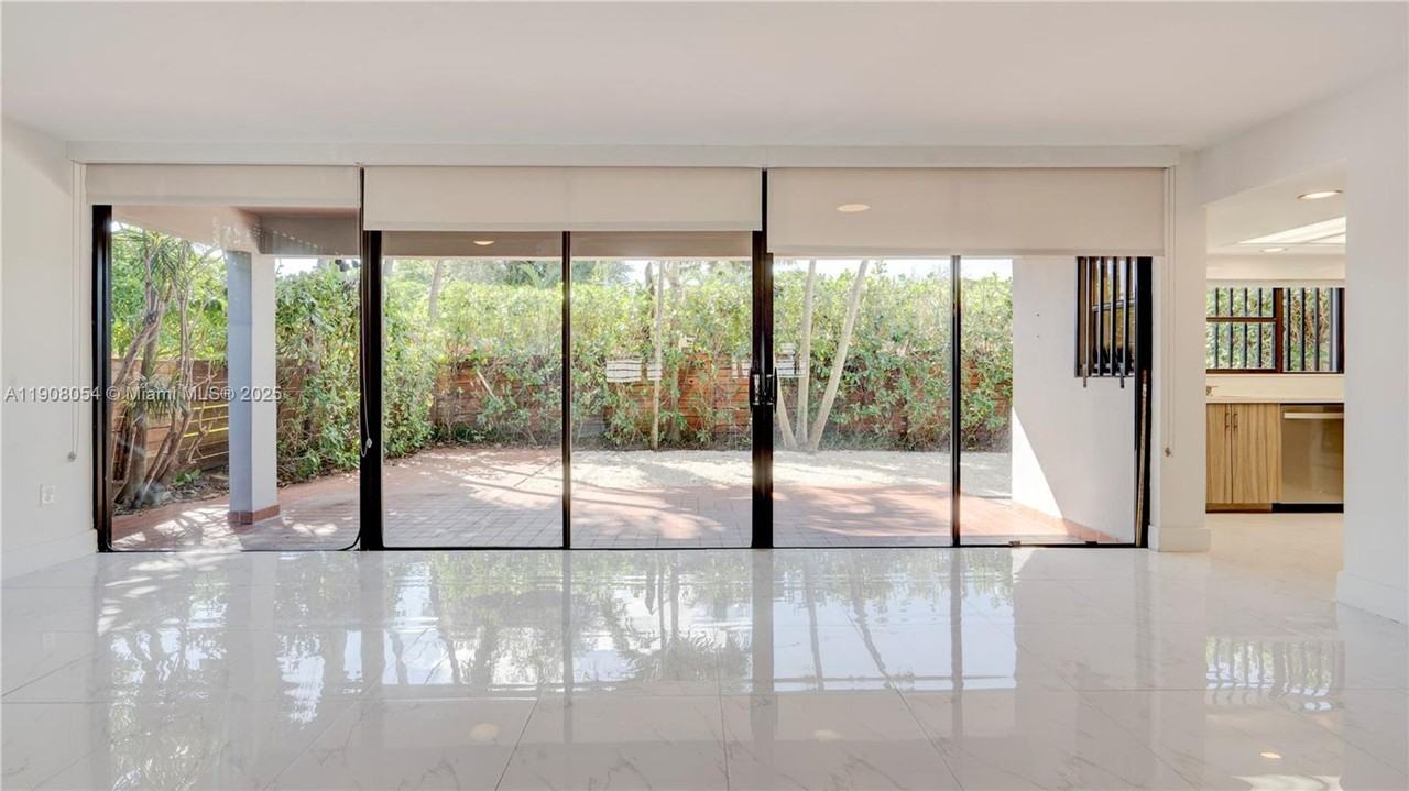 6460 Nw 2nd St - Photo 6 of 30