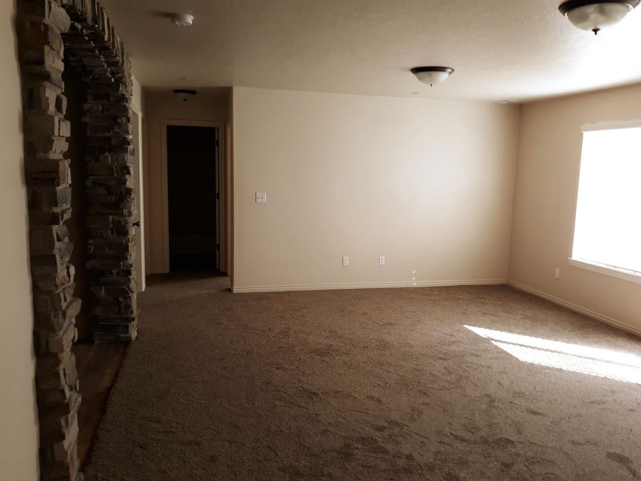 3569 E Rock Creek Rd #G4 - Photo 3 of 17