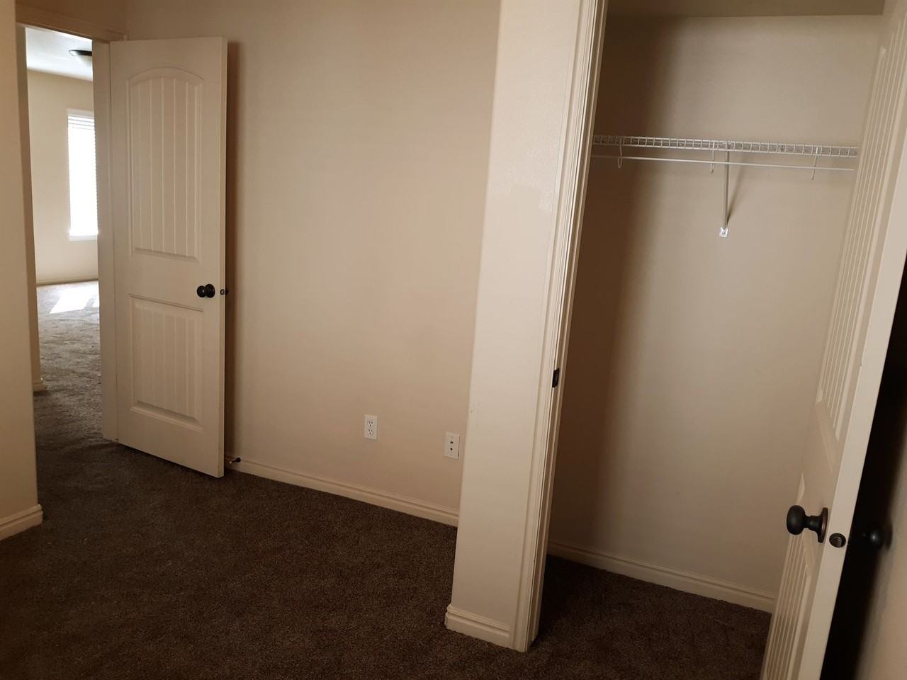 3569 E Rock Creek Rd #G4 - Photo 6 of 17