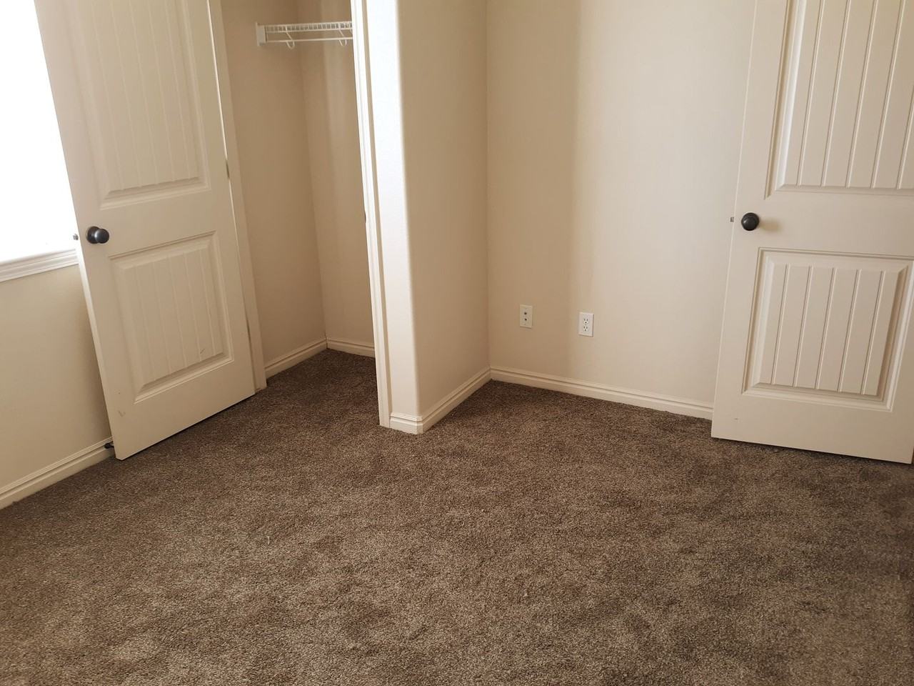 3569 E Rock Creek Rd #G4 - Photo 7 of 17