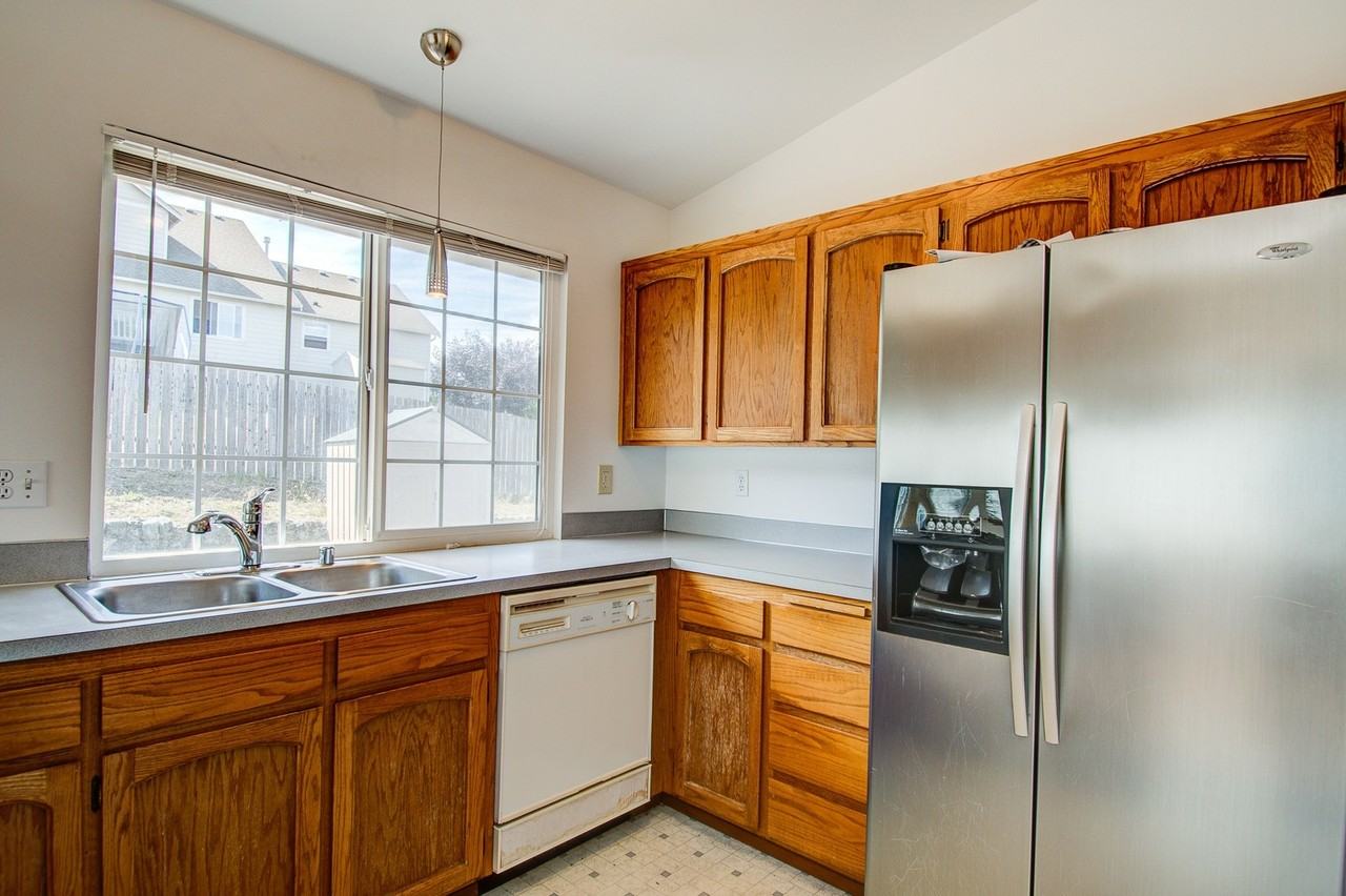 1725 Sw Nienhuis St - Photo 6 of 17