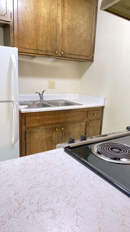 1131 W 3rd St - Photo 3 of 7