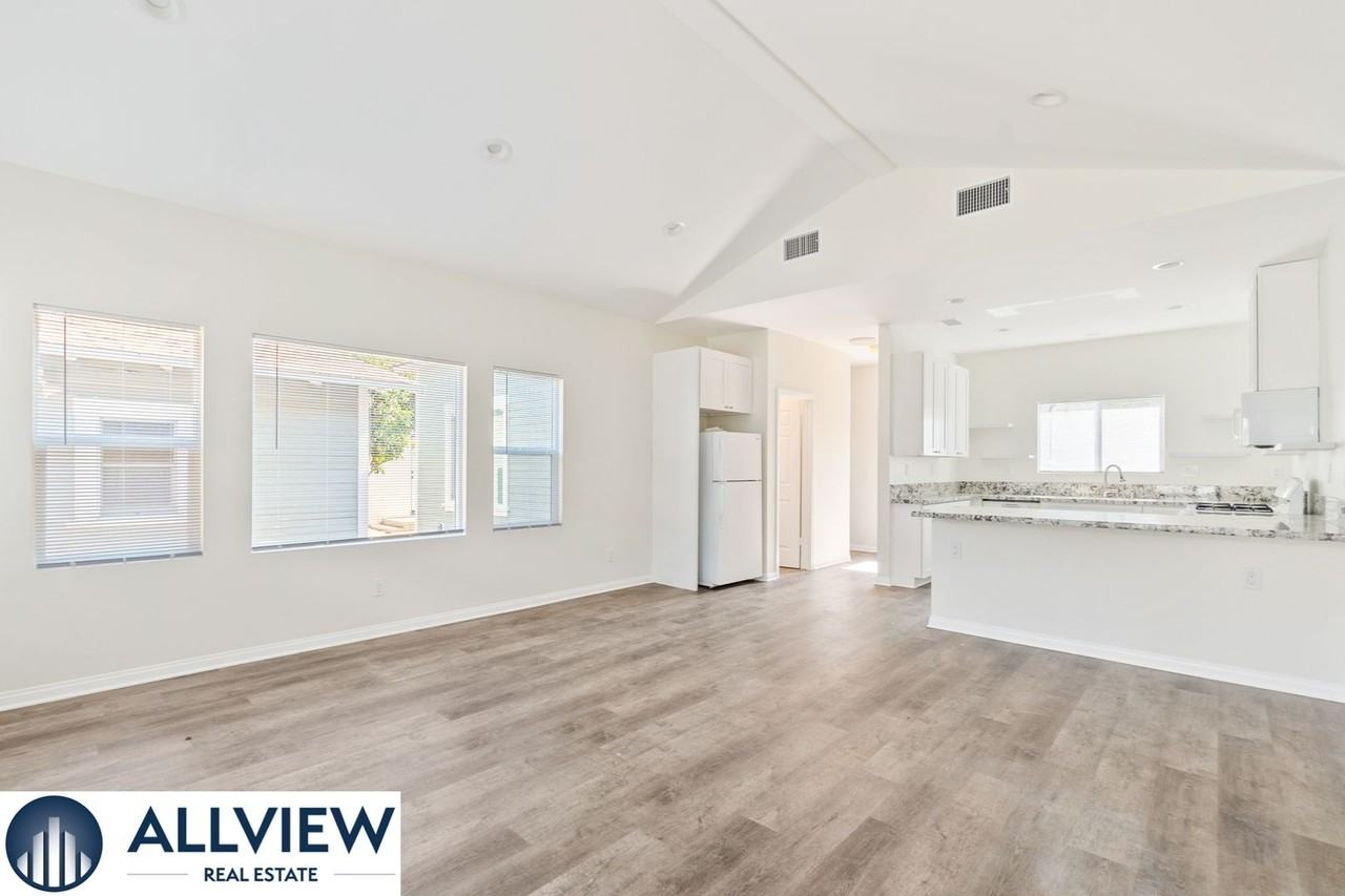 629 S Lemon St - Photo 2 of 17