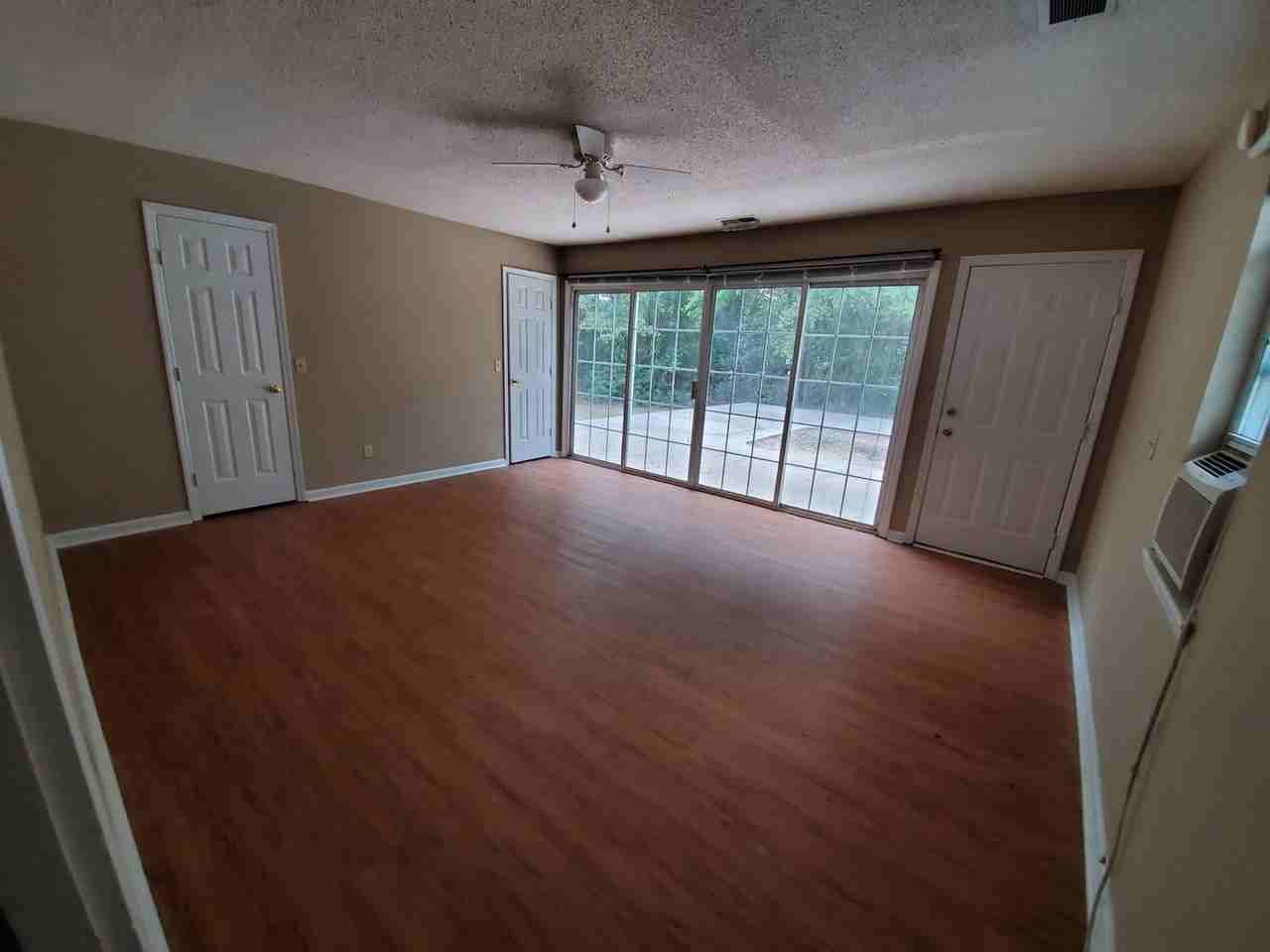 403 Wendwood Ct - Photo 4 of 15