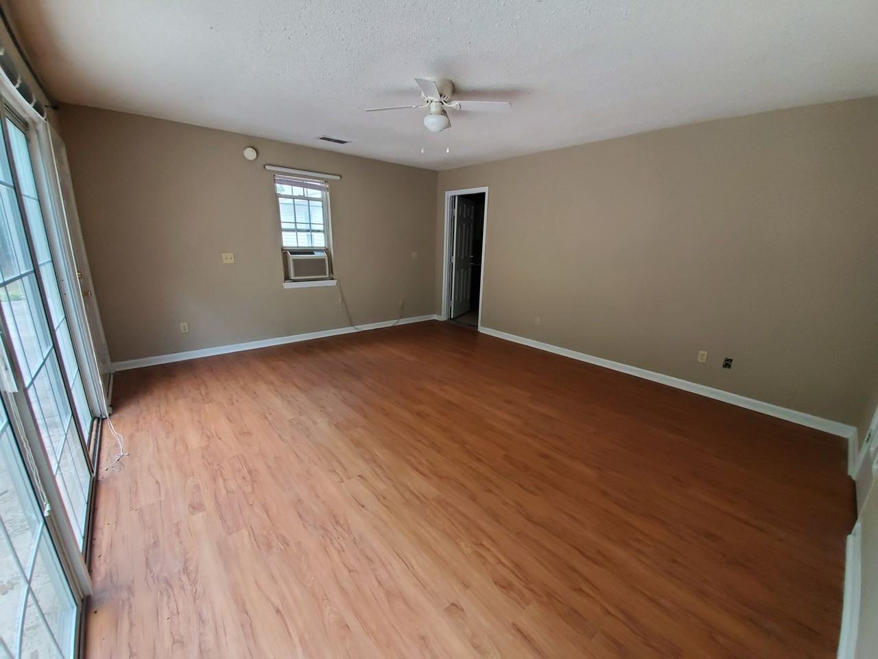 403 Wendwood Ct - Photo 5 of 15