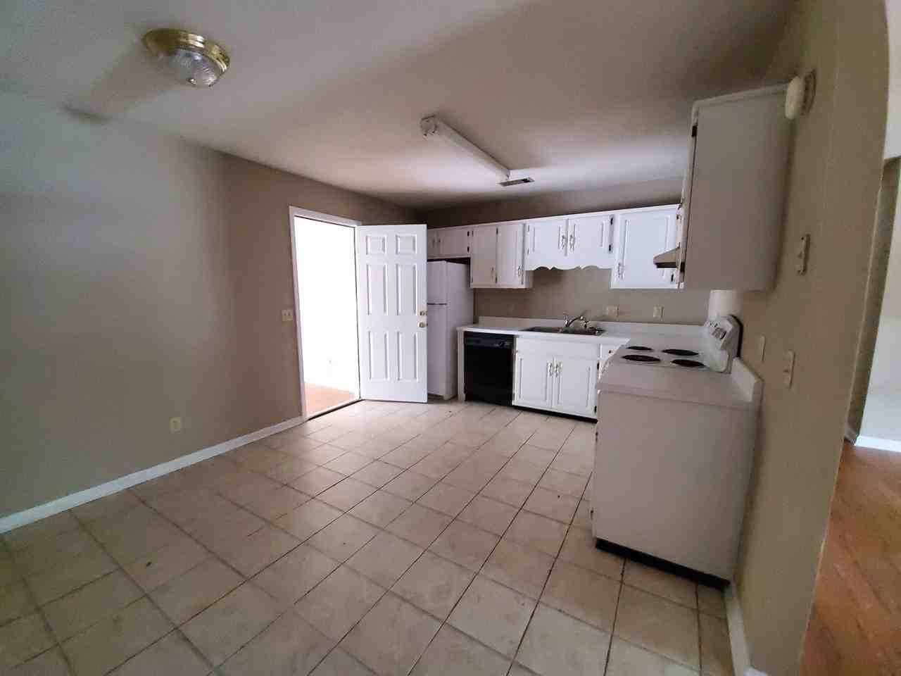 403 Wendwood Ct - Photo 7 of 15