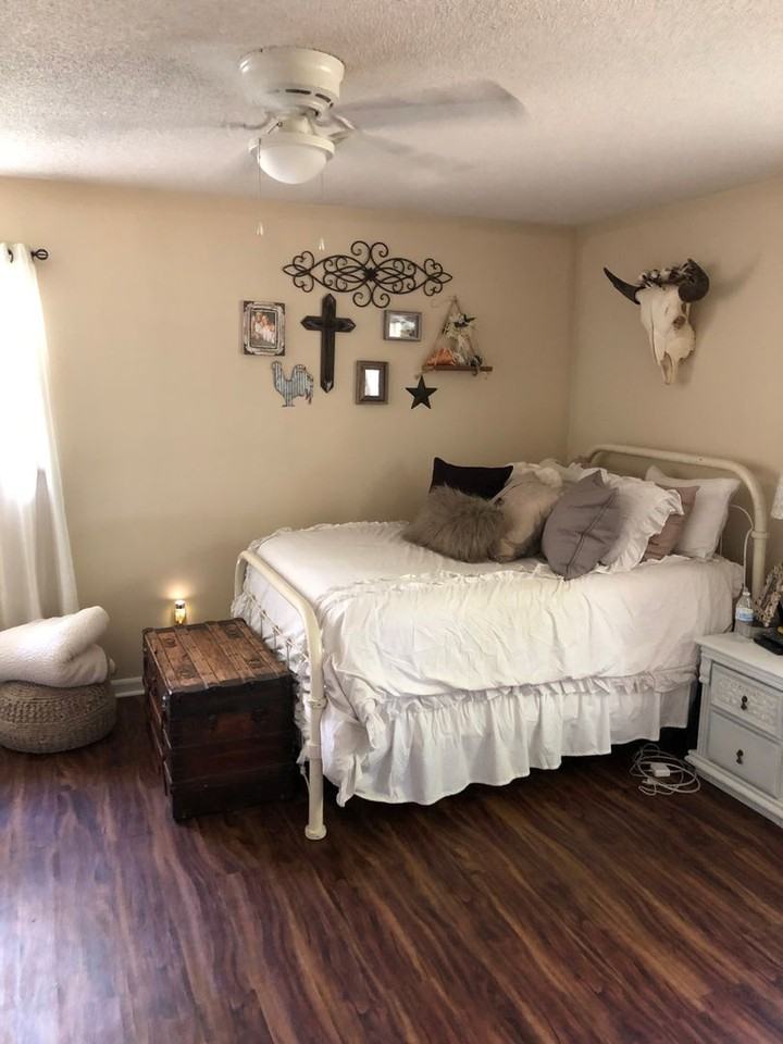 107 Greenbriar Trl - Photo 2 of 23