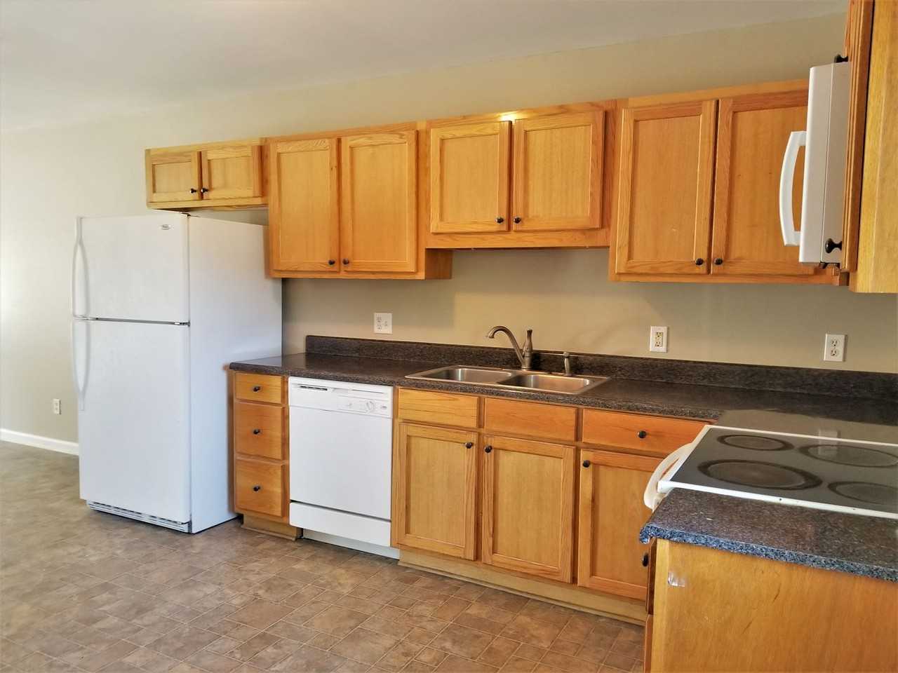 235 N Main St - Photo 4 of 17