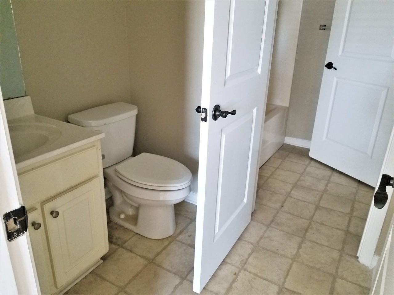 235 N Main St - Photo 5 of 17