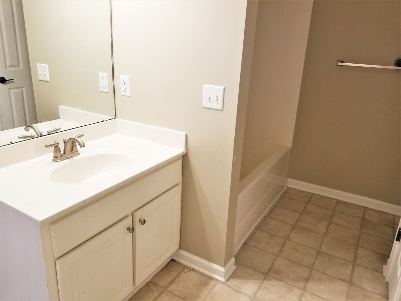 235 N Main St - Photo 6 of 17