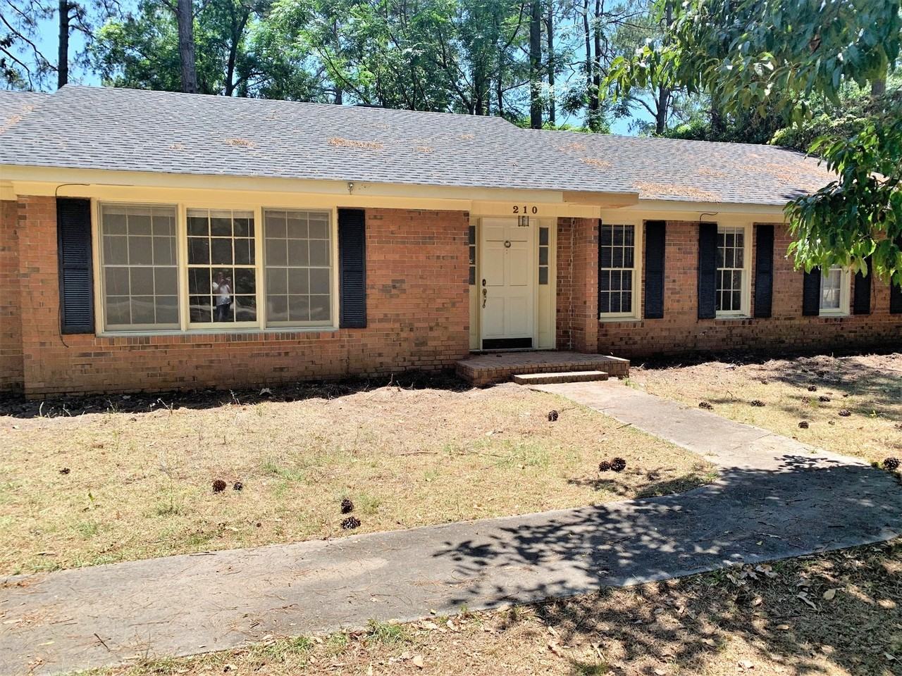 210 Merrywood Dr - Photo 2 of 12