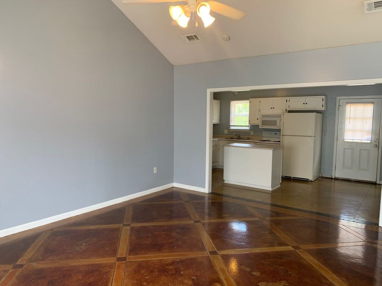 1906 Archies Walk - Photo 2 of 13