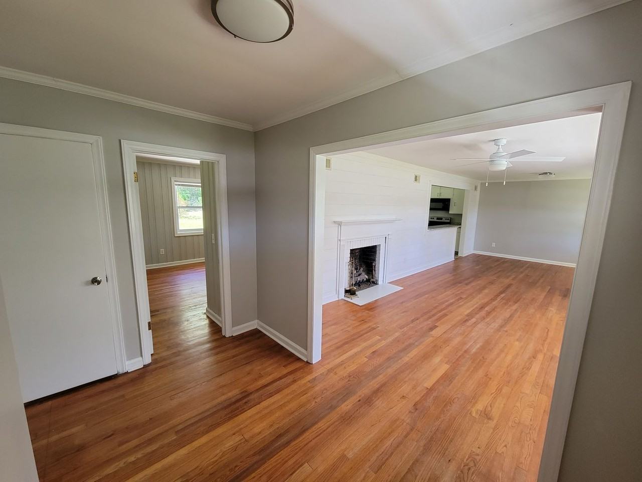 115 N Edgewood Dr - Photo 2 of 29