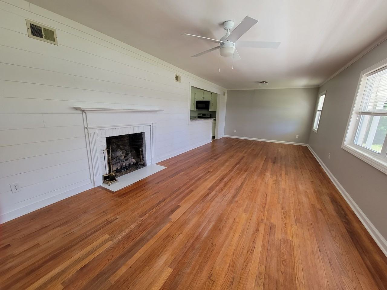 115 N Edgewood Dr - Photo 3 of 29