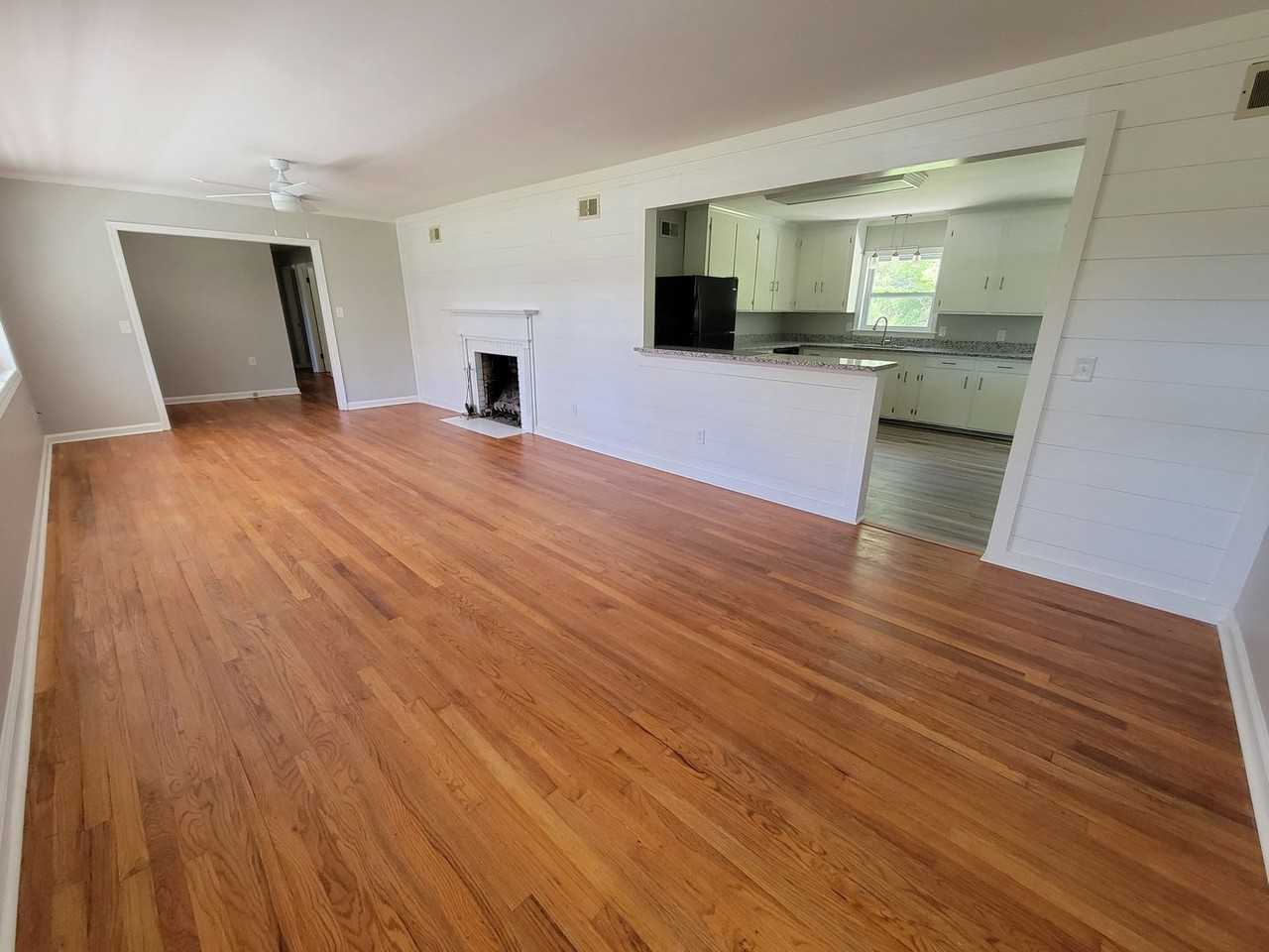 115 N Edgewood Dr - Photo 4 of 29