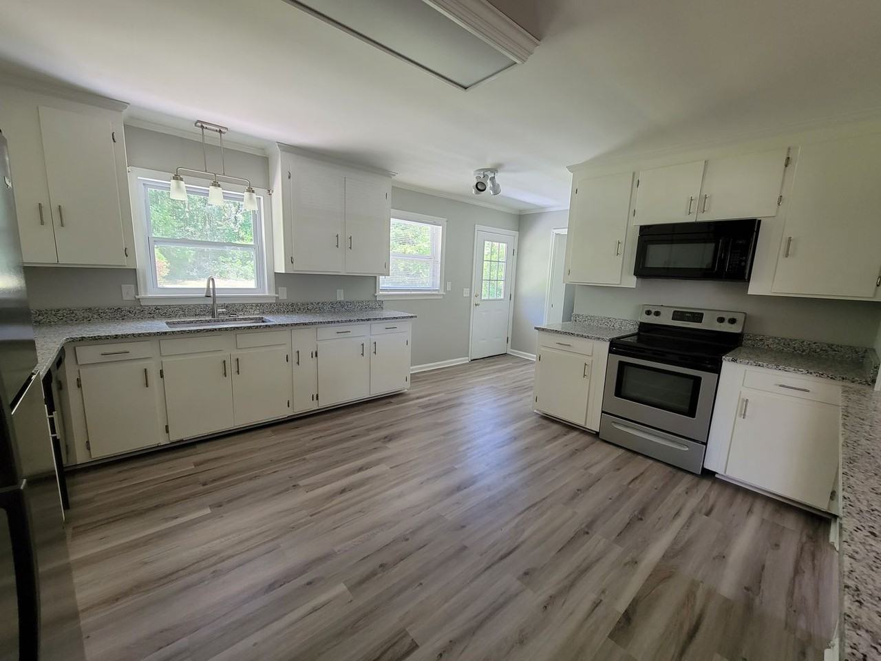 115 N Edgewood Dr - Photo 7 of 29